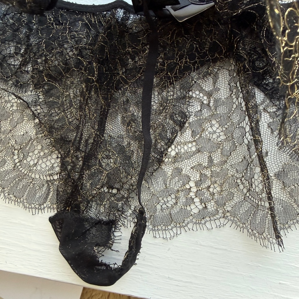 Victoria Secret L lace thong